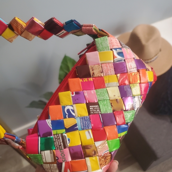 Artsy small hand bag - Picture 2 of 4